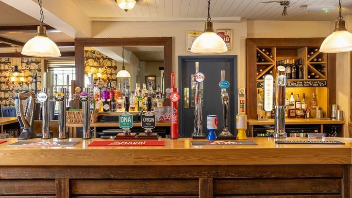 The Narrowboat, Weedon gallery image