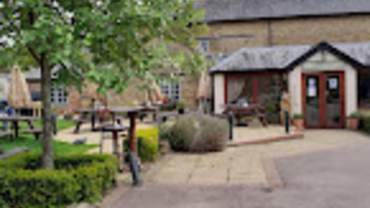  The Fox, Farthinghoe gallery image