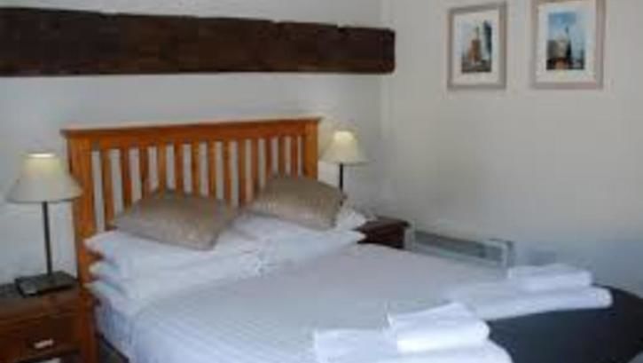  The Fox, Farthinghoe gallery image