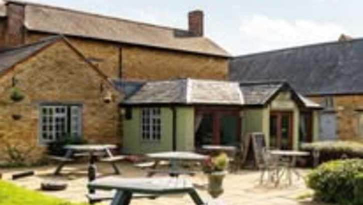  The Fox, Farthinghoe gallery image