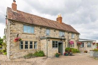 The Golden Cross, Ardens Grafton Image